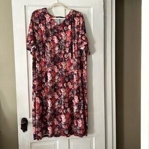 Flower detail dress!